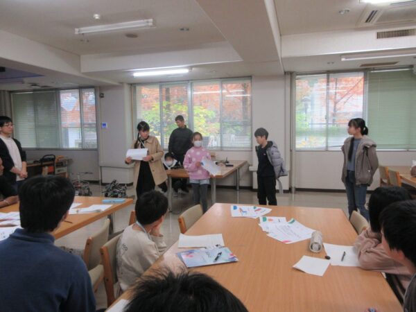 学生フォーミュラチームとレスキューロボット研究会の実演