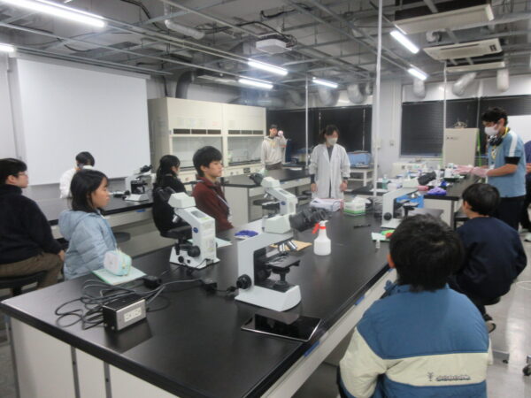 顕微鏡でミクロの世界を覗こう