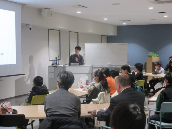 2025年12月26日金曜日、探究活動成果報告交流会を実施