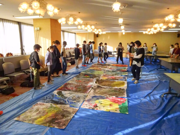 文化施設での美術鑑賞と制作体験