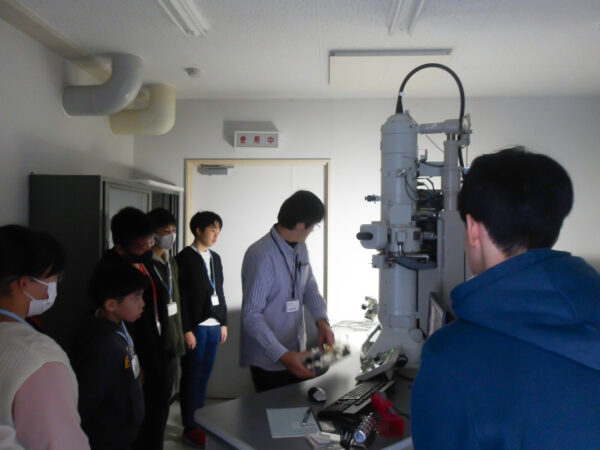 大学研究室および学生フォーミュラチーム見学