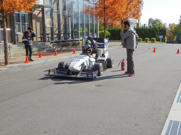 大学研究室および学生フォーミュラチーム見学