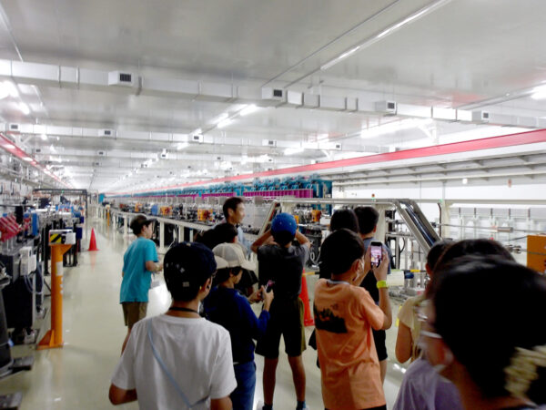 大型研究施設見学