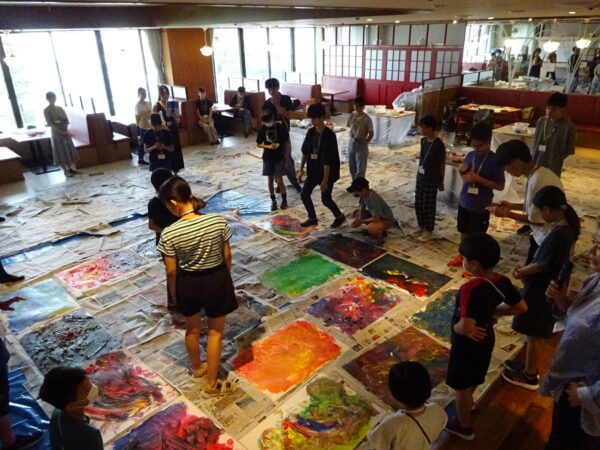 美術鑑賞と制作体験