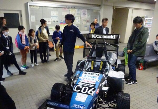 学生フォーミュラチームとレスキューロボット研究会見学