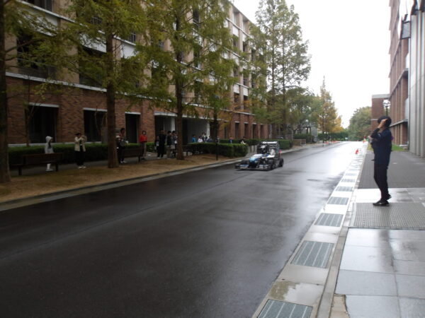 学生フォーミュラチームとレスキューロボット研究会見学